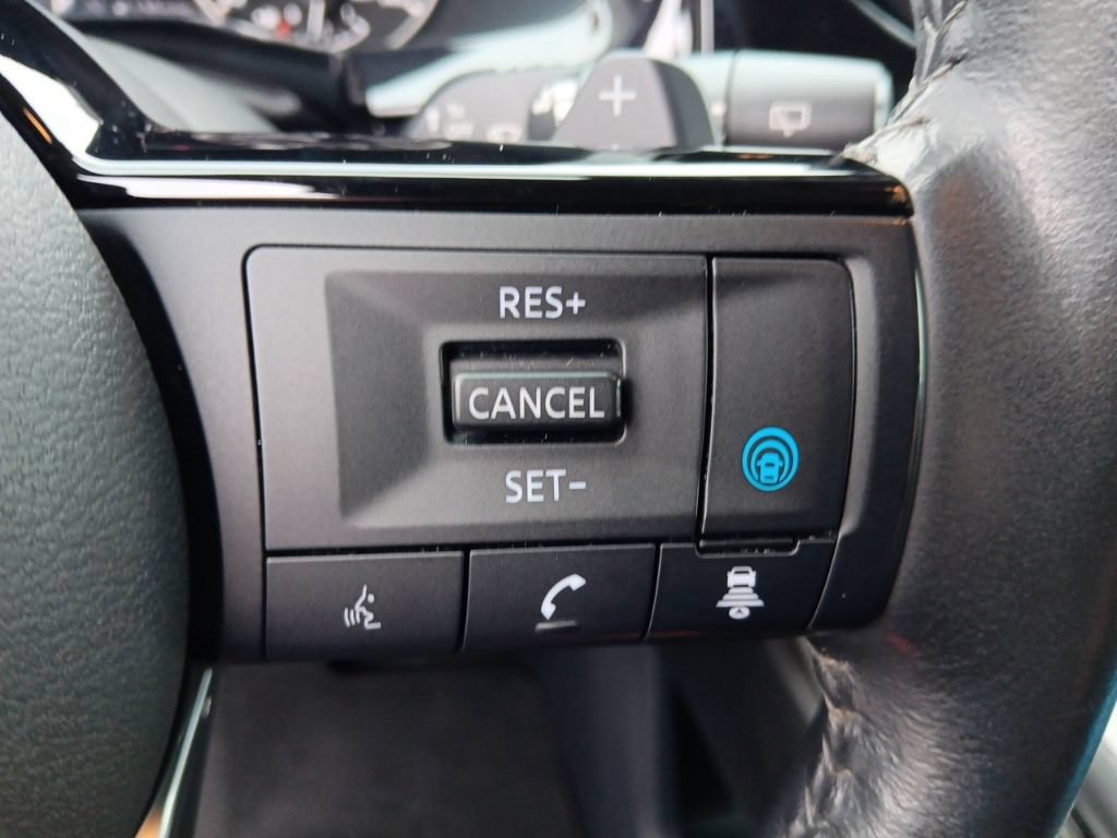 Used 2023 Nissan Pathfinder SL AWD/4WD image 14