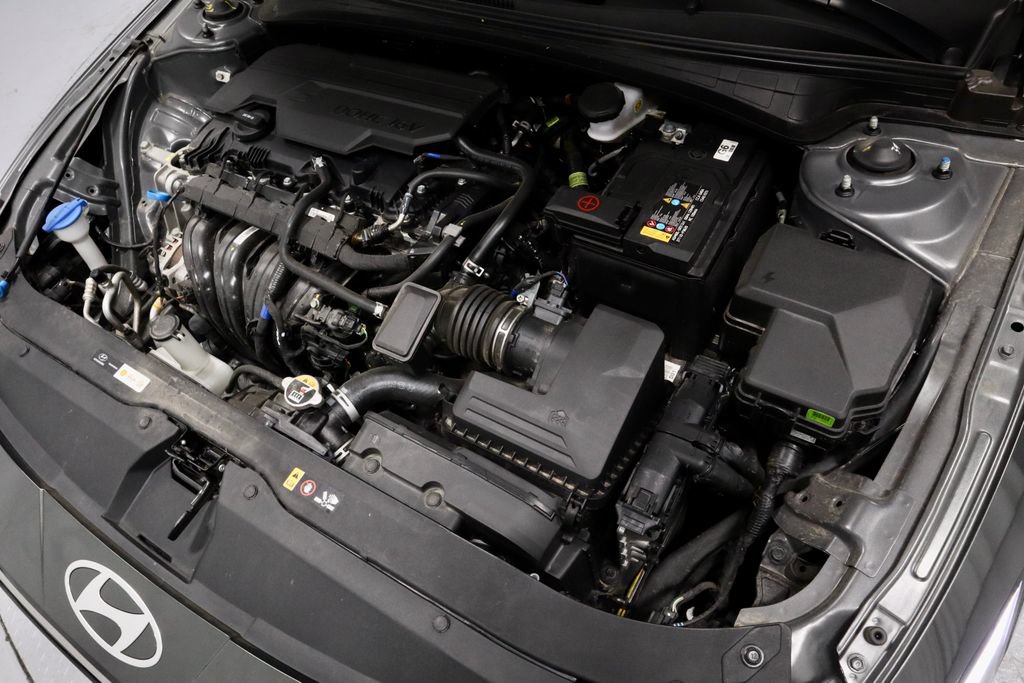 Used 2025 Hyundai Elantra SEL FWD image 17