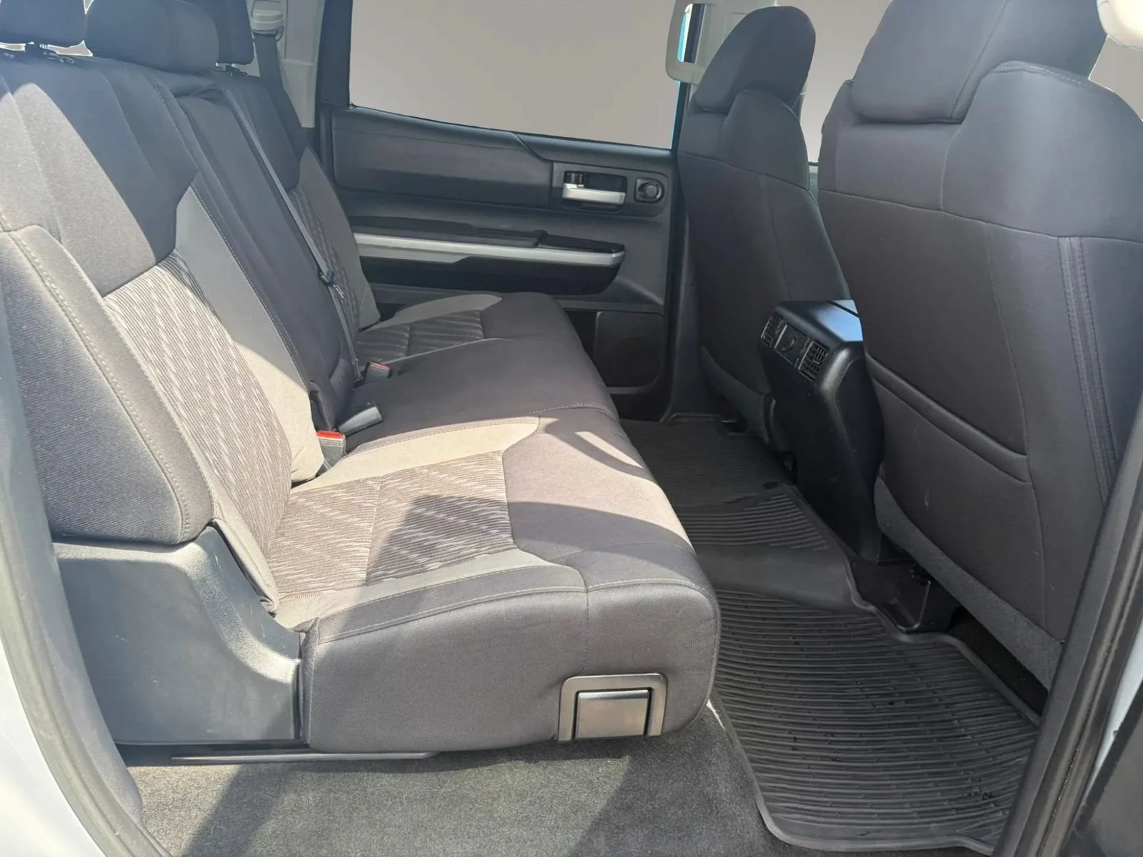 Used 2019 Toyota Tundra SR5 w/ SR5 Upgrade Package AWD/4WD image 31