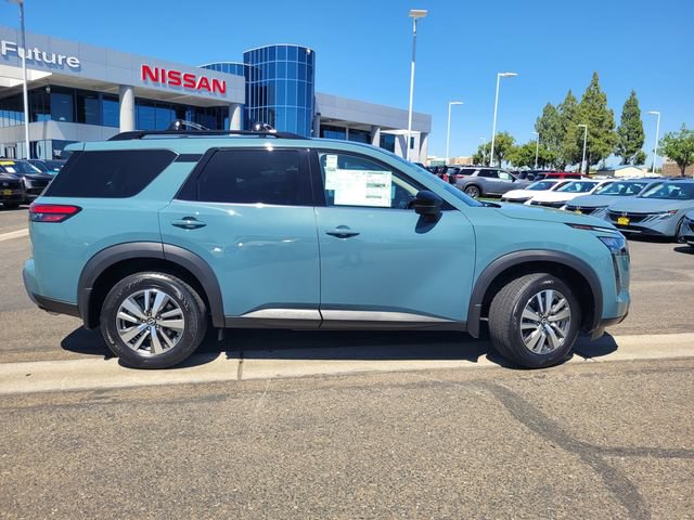 New 2026 Nissan Pathfinder SL w/ Cargo Package AWD/4WD image 4