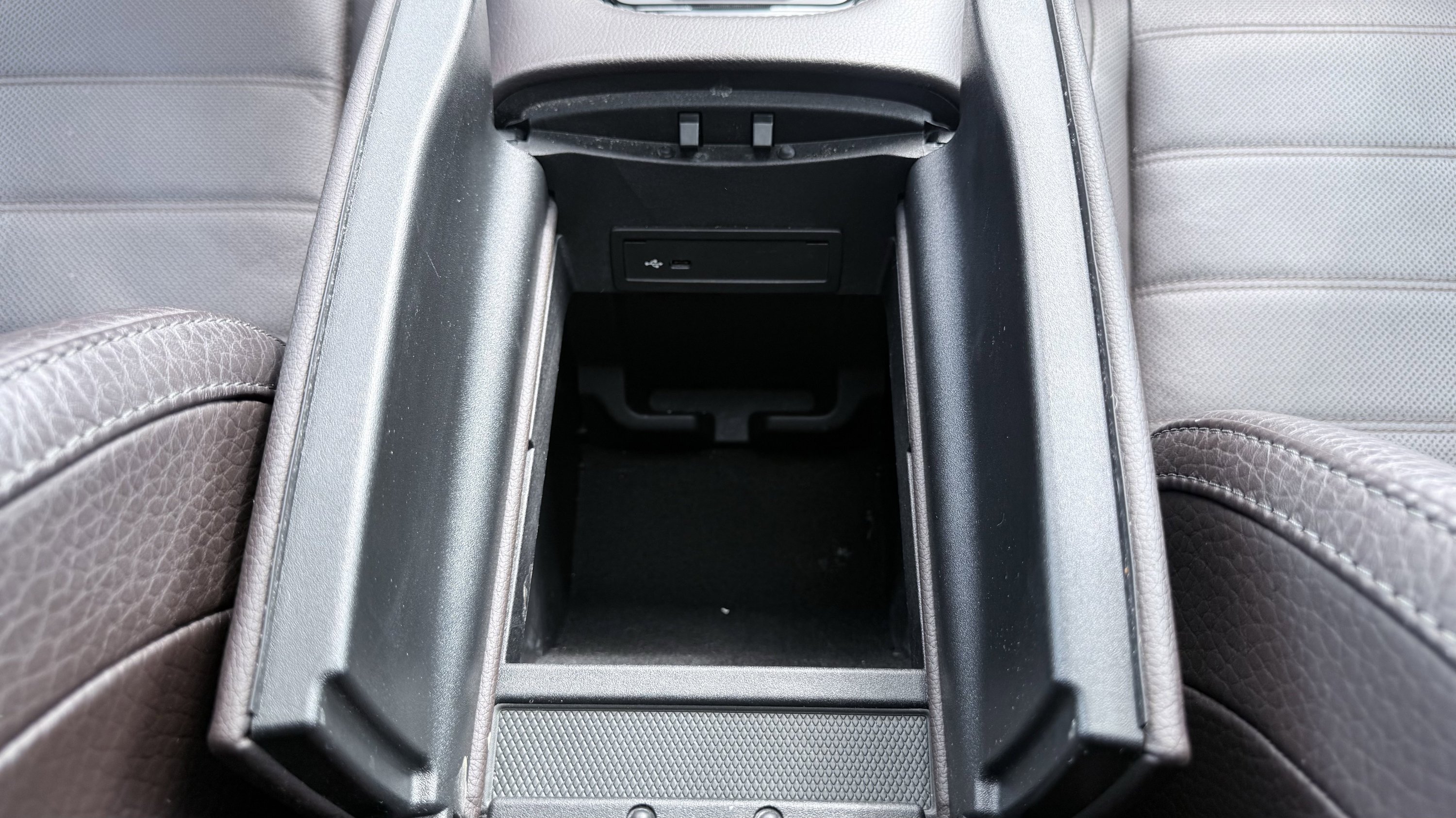 Used 2022 Mercedes-Benz GLS 450 4MATIC image 59