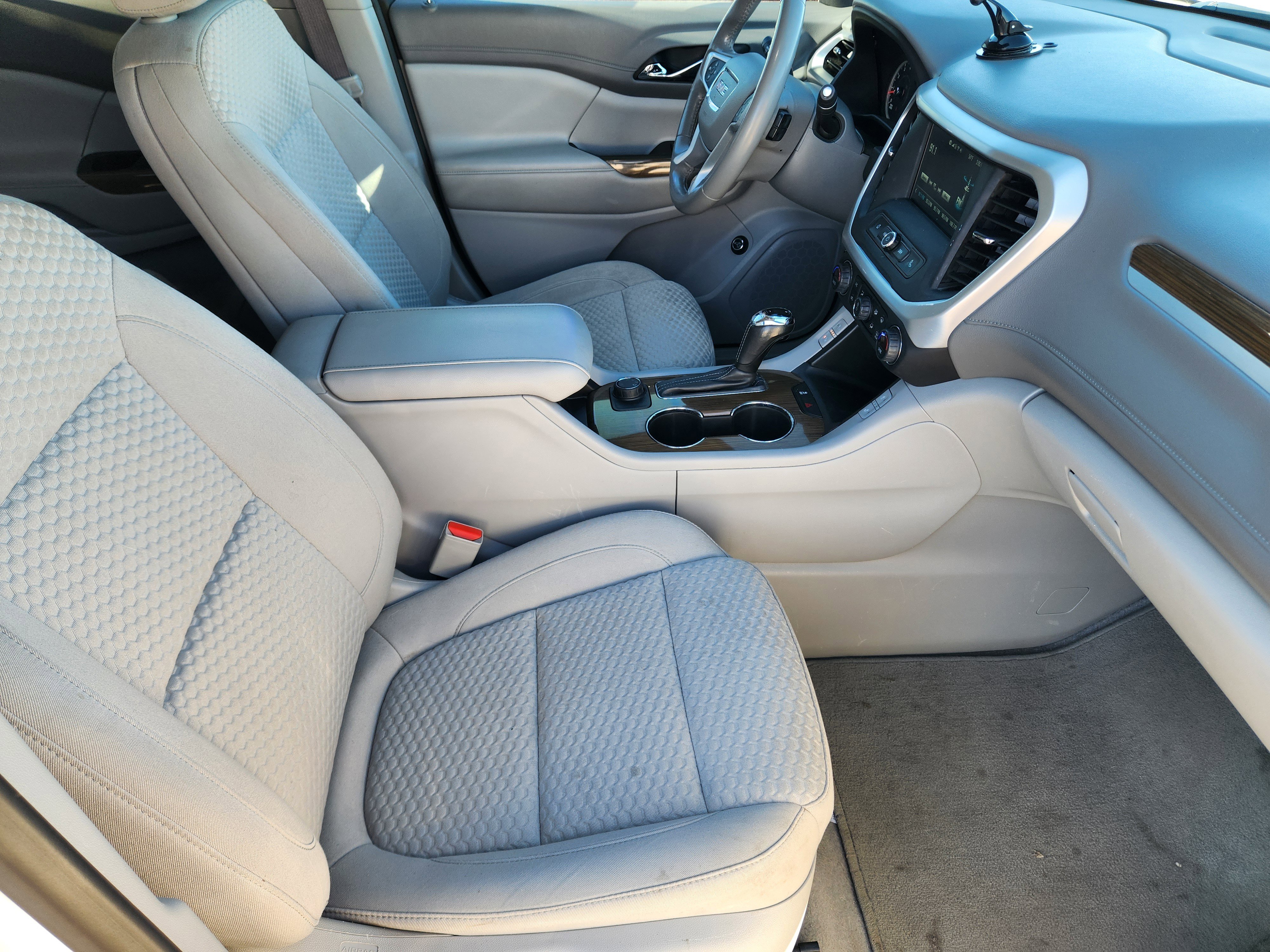 Used 2019 GMC Acadia SLE image 13