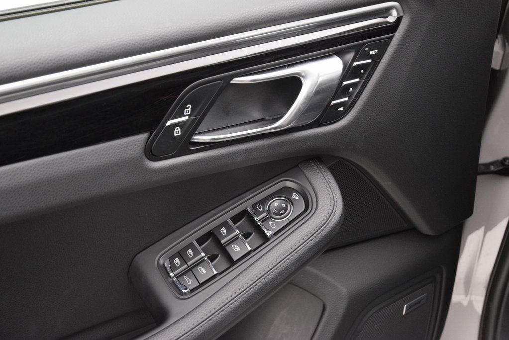 Used 2023 Porsche Macan S image 22
