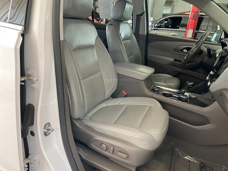 Used 2018 Chevrolet Traverse Premier AWD/4WD image 22