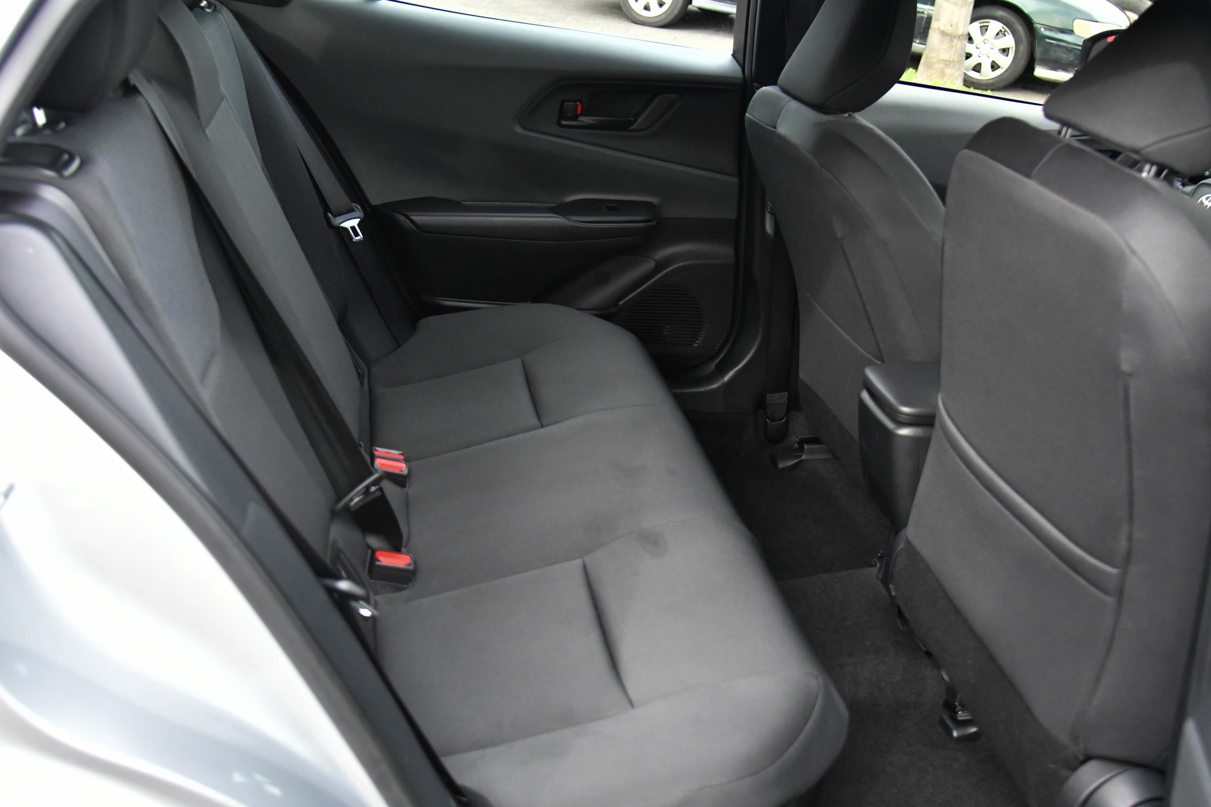 Used 2024 Toyota Prius LE image 39