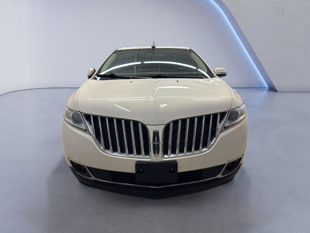 Used 2012 Lincoln MKX AWD image 2