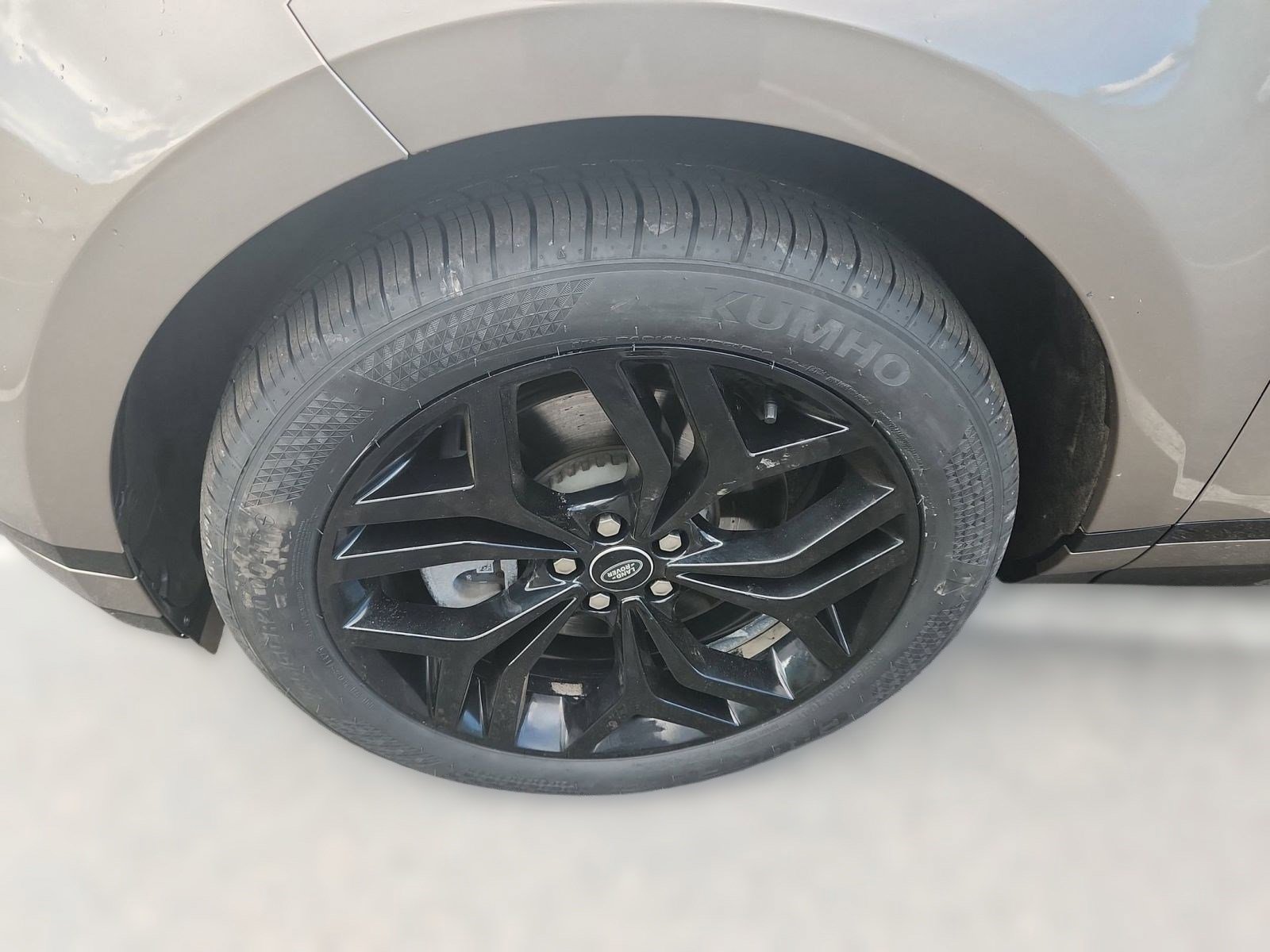 Used 2022 Land Rover Range Rover Evoque R-Dynamic SE image 8