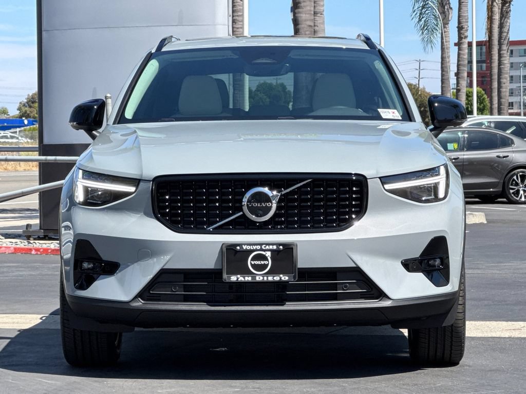 New 2026 Volvo XC40 B5 Plus w/ Protection Package Premier AWD/4WD image 8