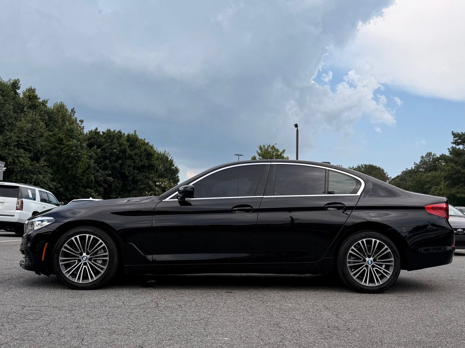 Used 2019 BMW 530i RWD image 2