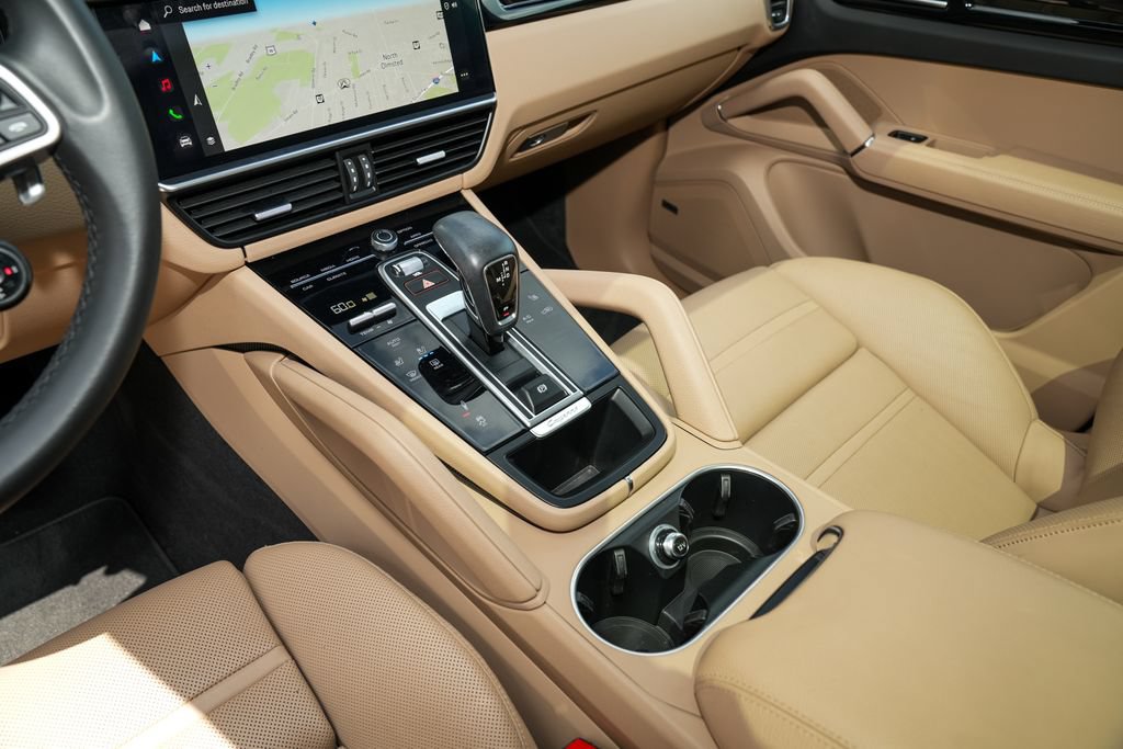 Certified 2022 Porsche Cayenne Coupe AWD/4WD image 26