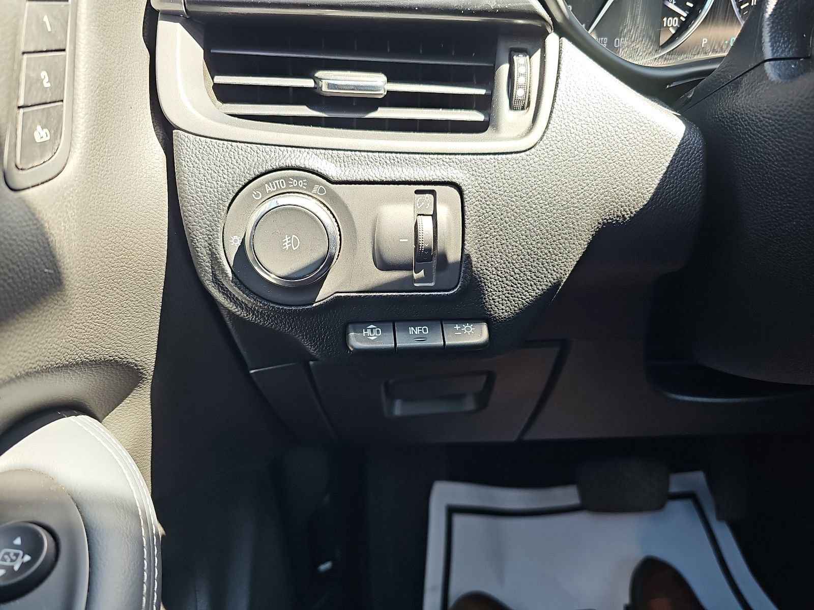 Used 2019 Buick Envision Premium w/ Driver Confidence Package AWD/4WD image 17