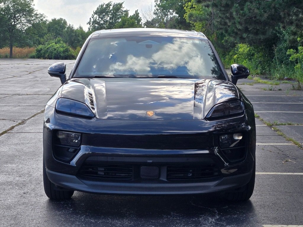 New 2025 Porsche Macan 4S Electric image 10