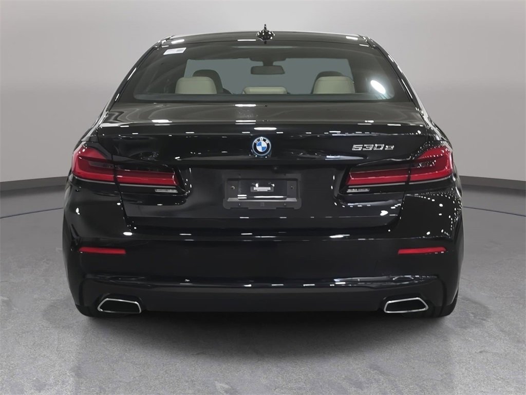Used 2023 BMW 530e w/ Premium Package image 6