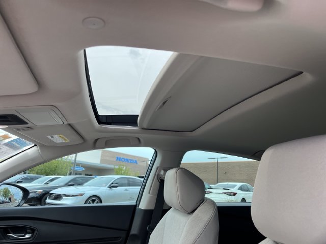 Certified 2025 Honda Accord SE image 5
