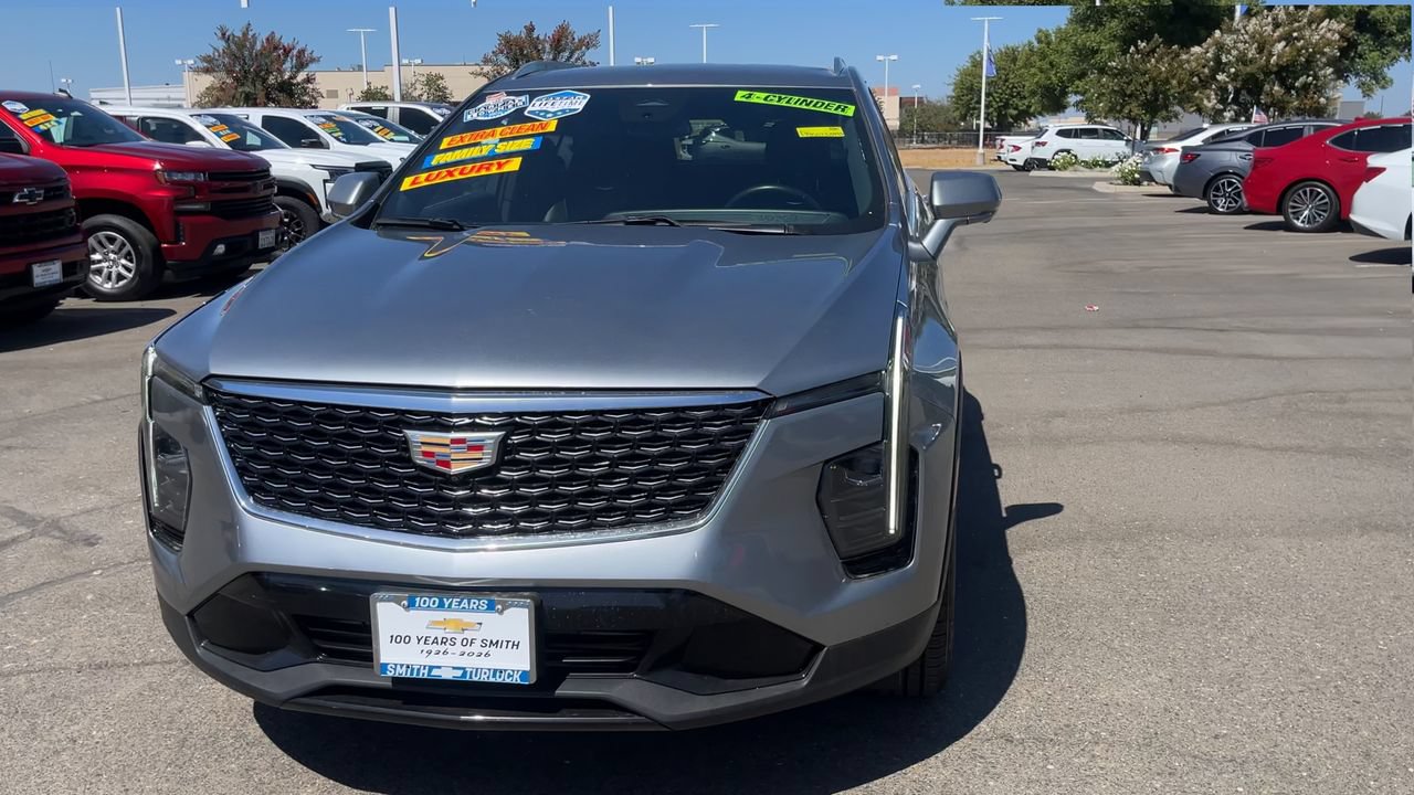 Used 2025 Cadillac XT4 Premium Luxury FWD image 2