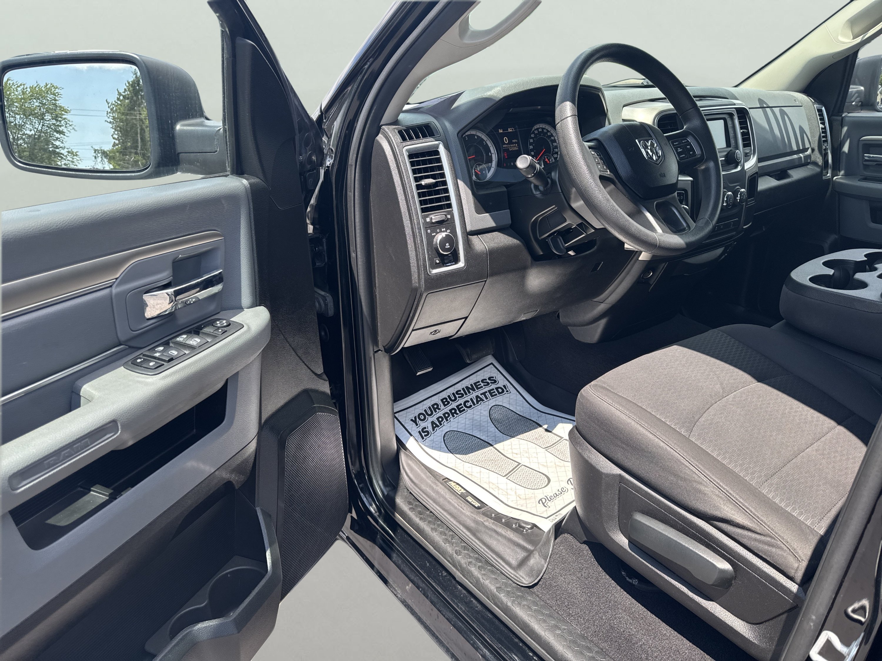 Used 2019 RAM 1500 Warlock AWD/4WD image 10