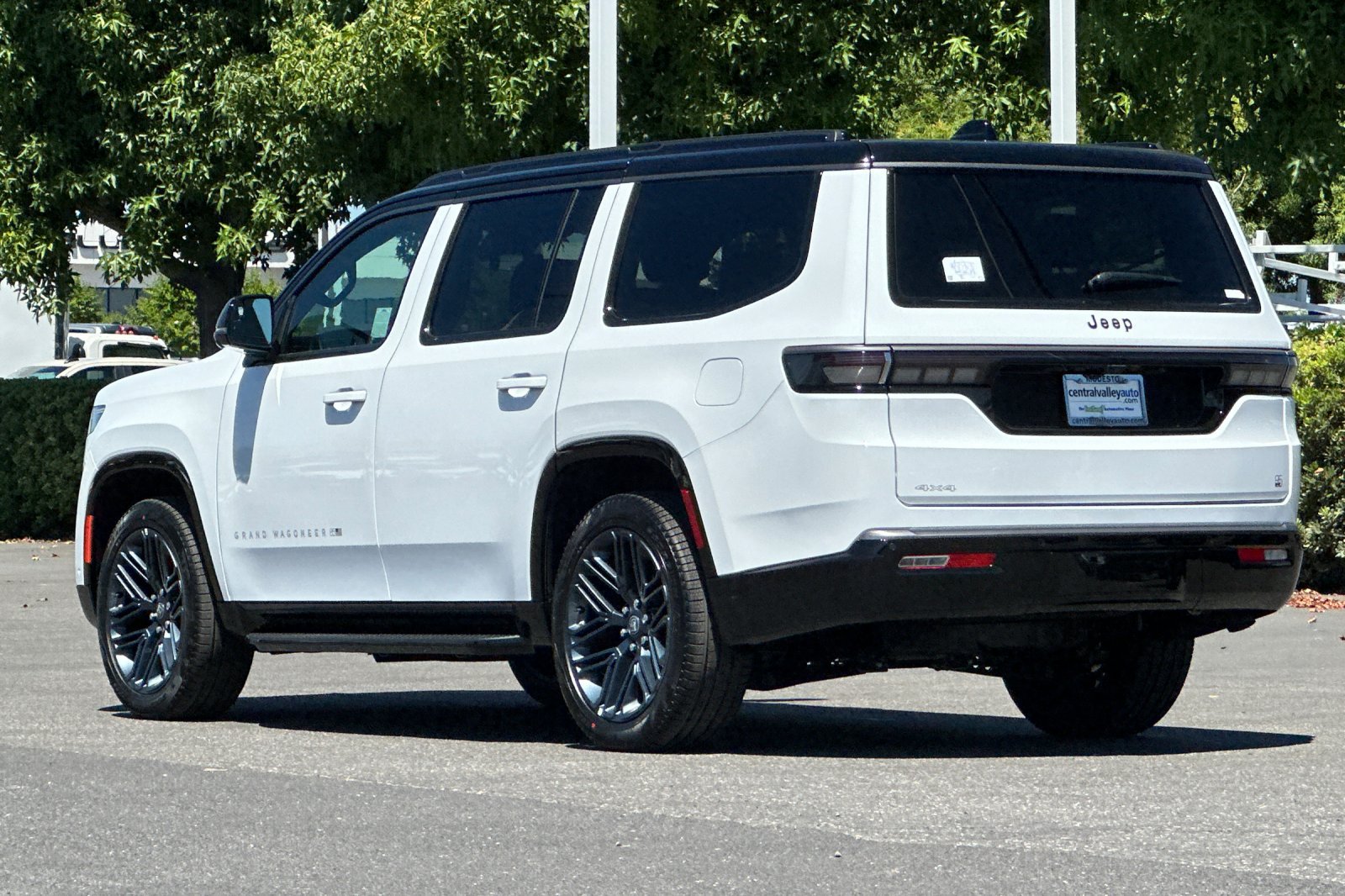 New 2026 Jeep Grand Wagoneer 4WD image 6