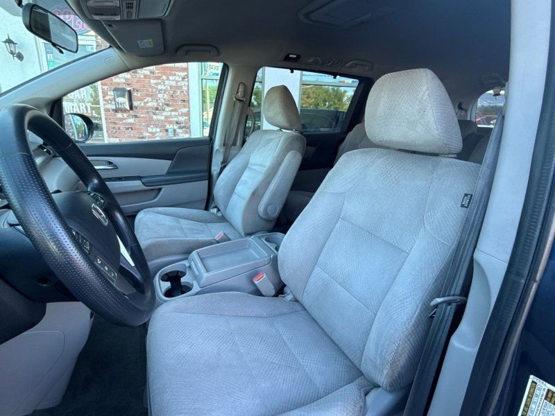 Used 2016 Honda Odyssey SE image 12