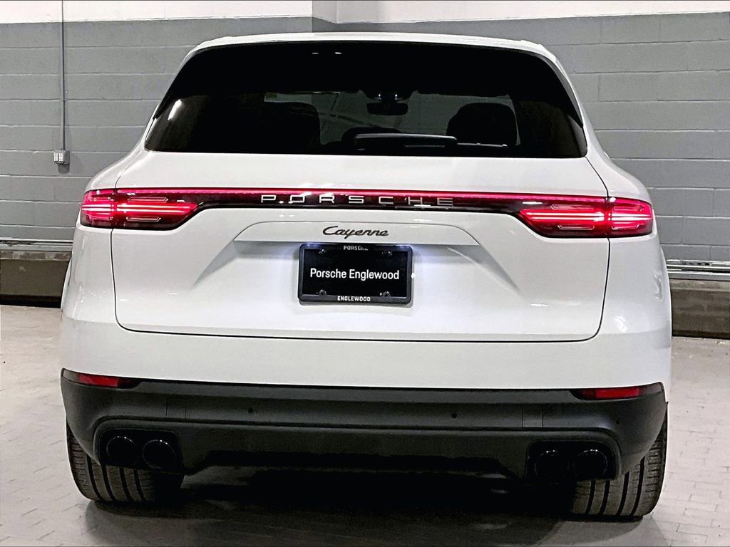 Certified 2023 Porsche Cayenne Platinum Edition image 9