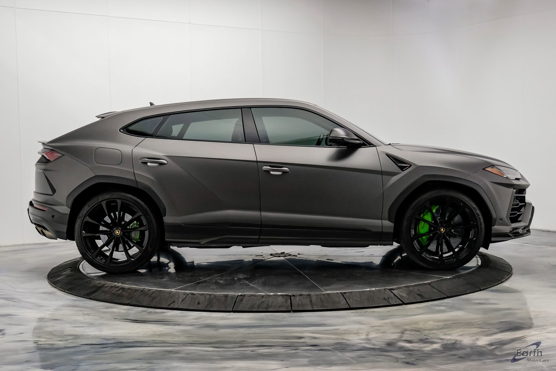 Used 2022 Lamborghini Urus AWD/4WD image 23