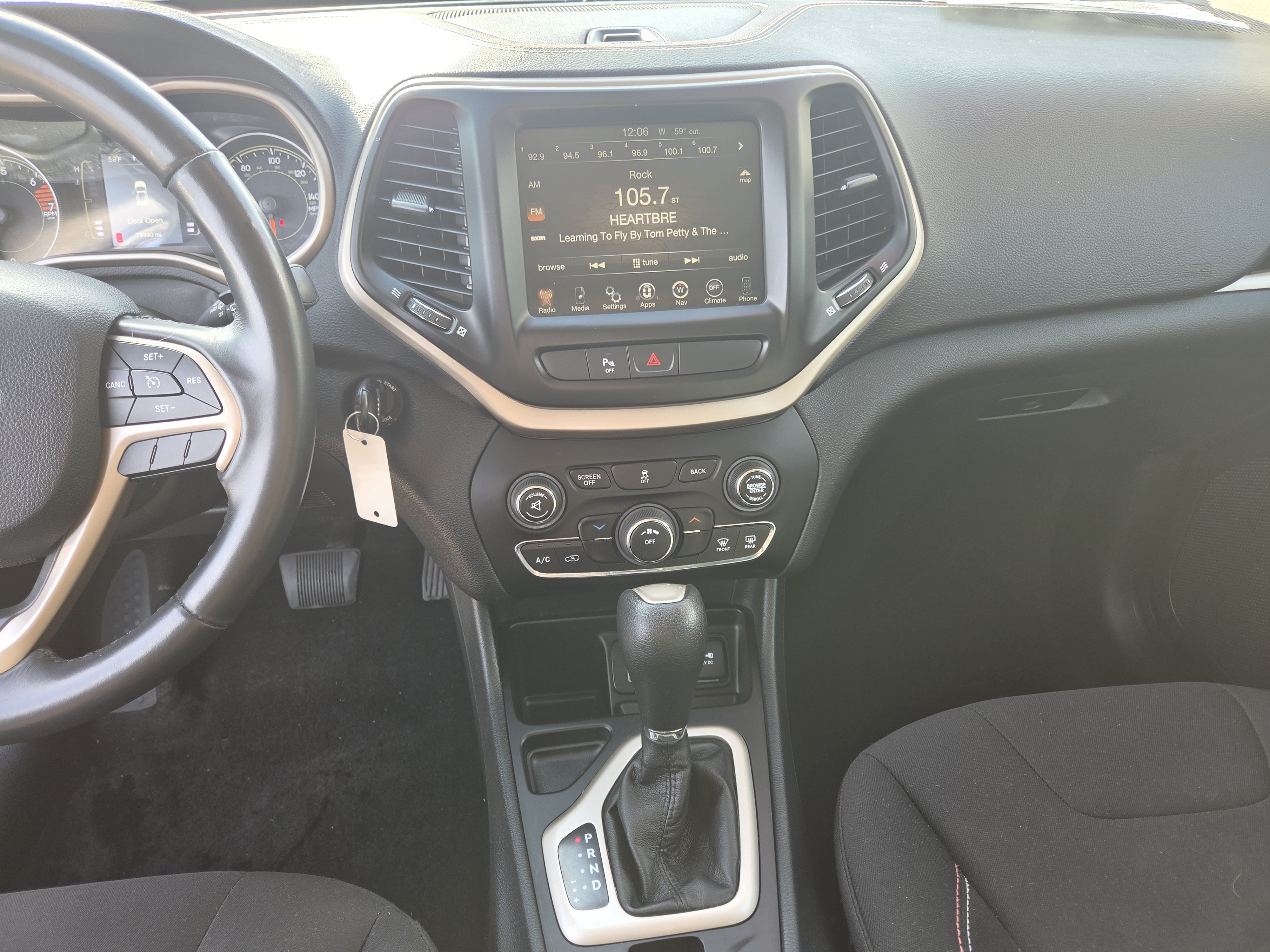Used 2016 Jeep Cherokee 75th Anniversary FWD image 6