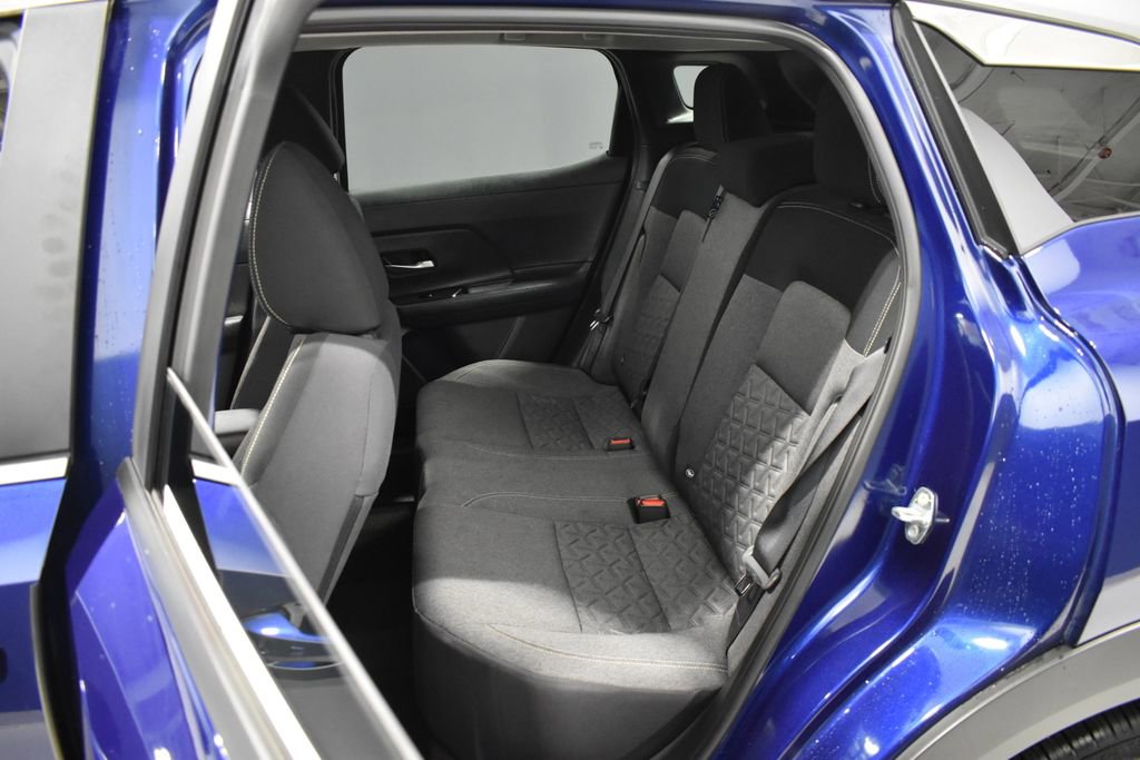 Certified 2025 Nissan Kicks SV image 27