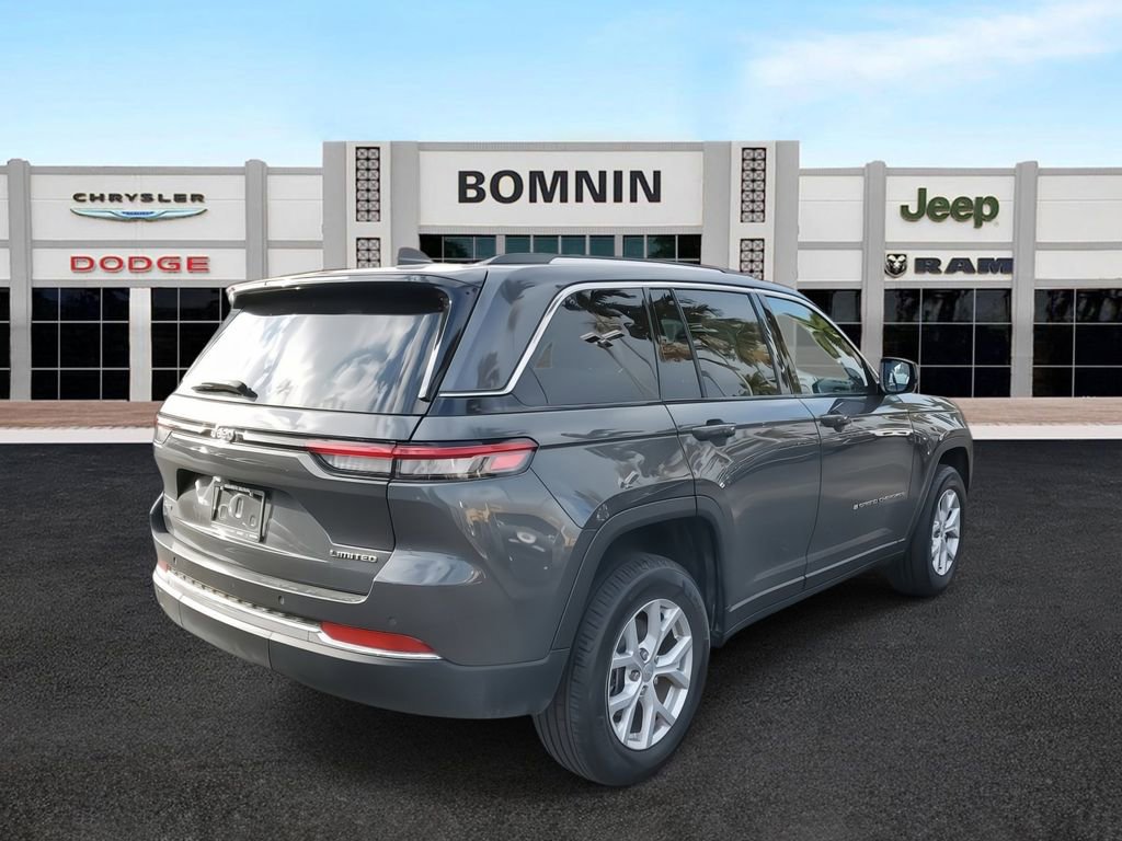 Used 2022 Jeep Grand Cherokee Limited image 3