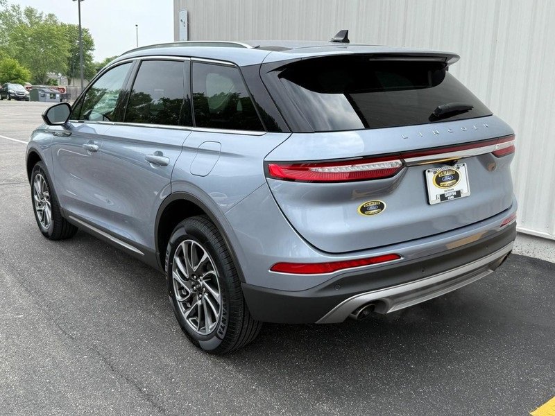 Used 2022 Lincoln Corsair AWD w/ Equipment Group 101A image 3