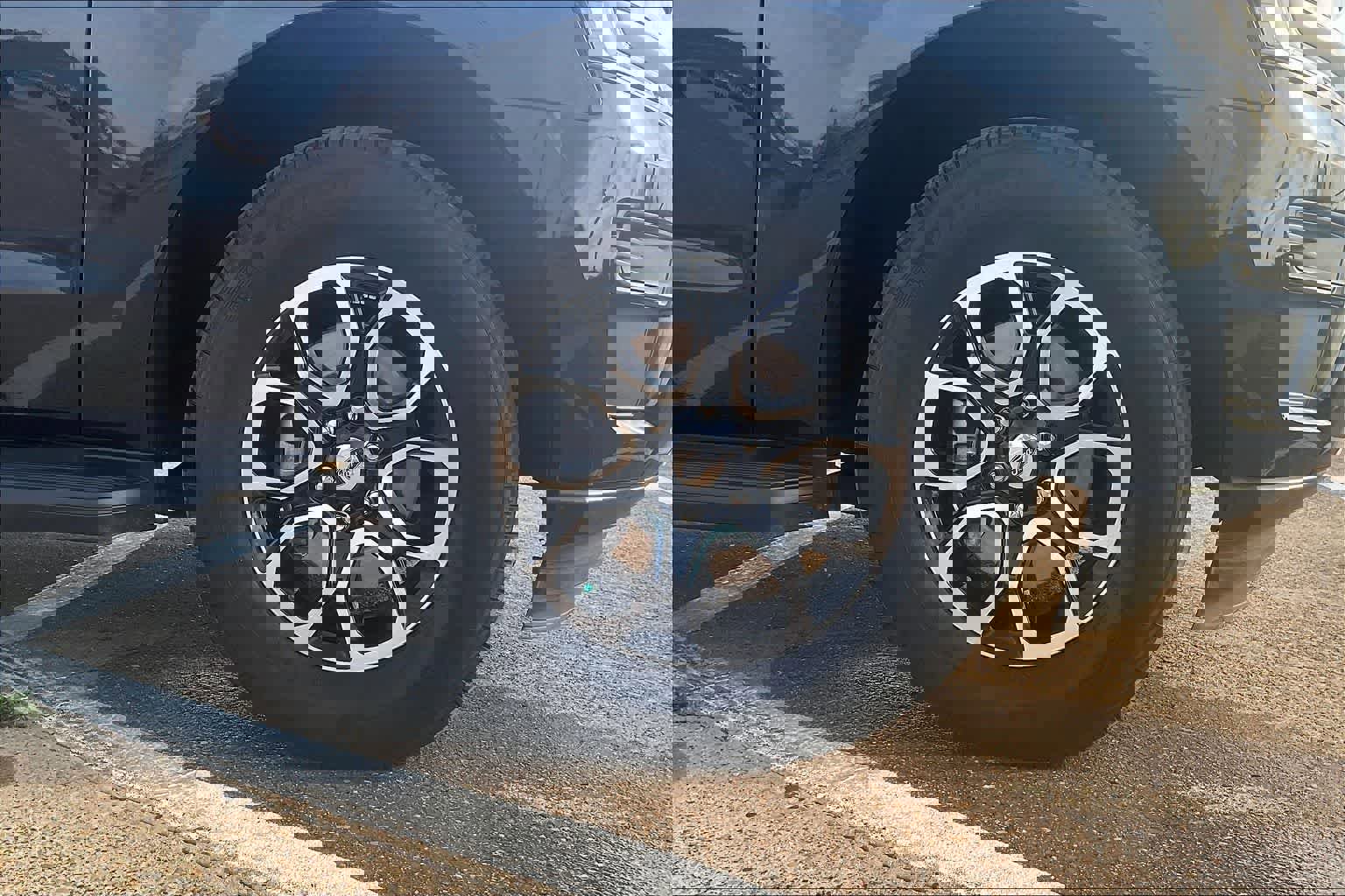 Used 2024 Ford Expedition Max XLT image 8