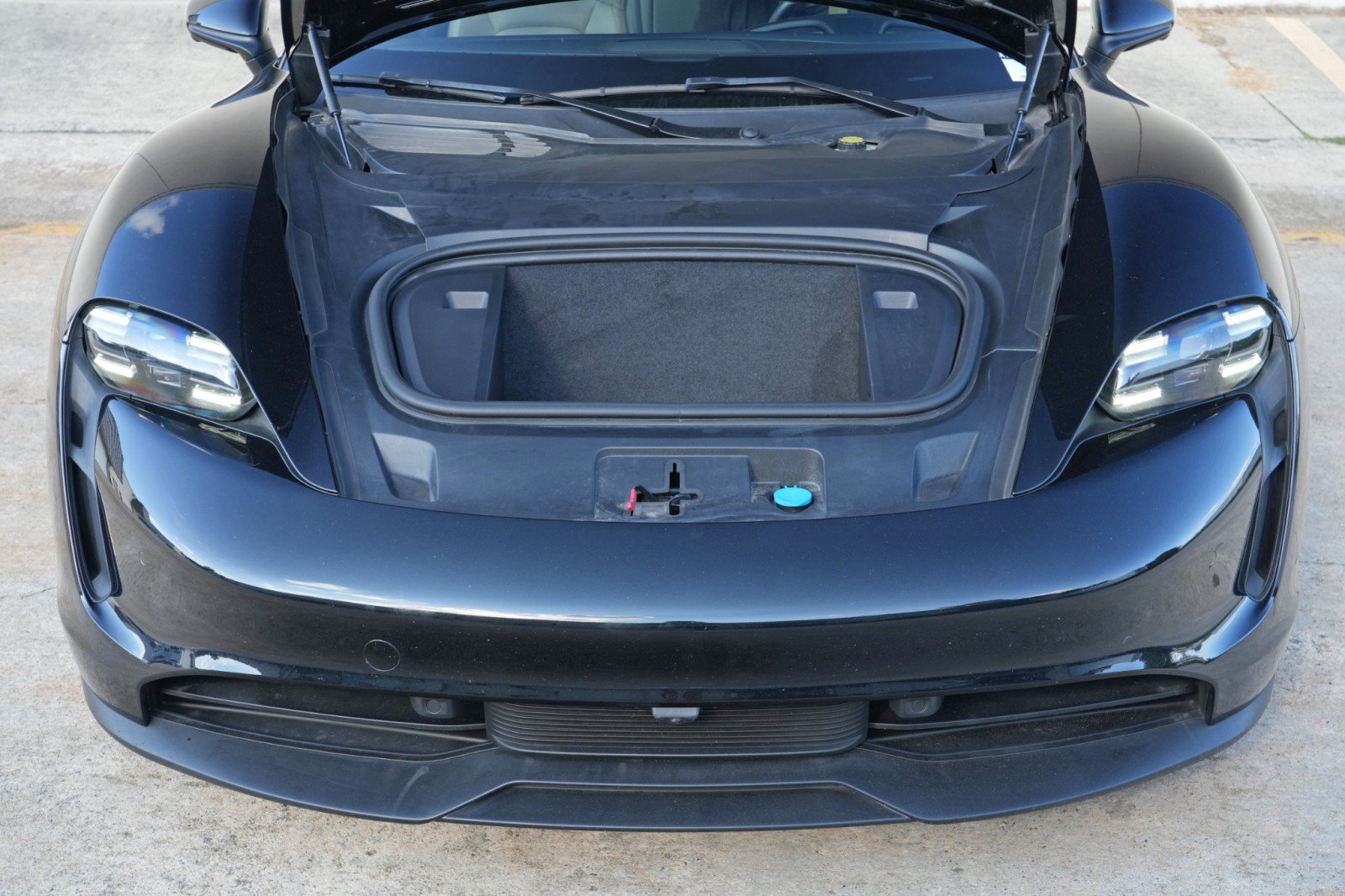 Used 2022 Porsche Taycan RWD image 8