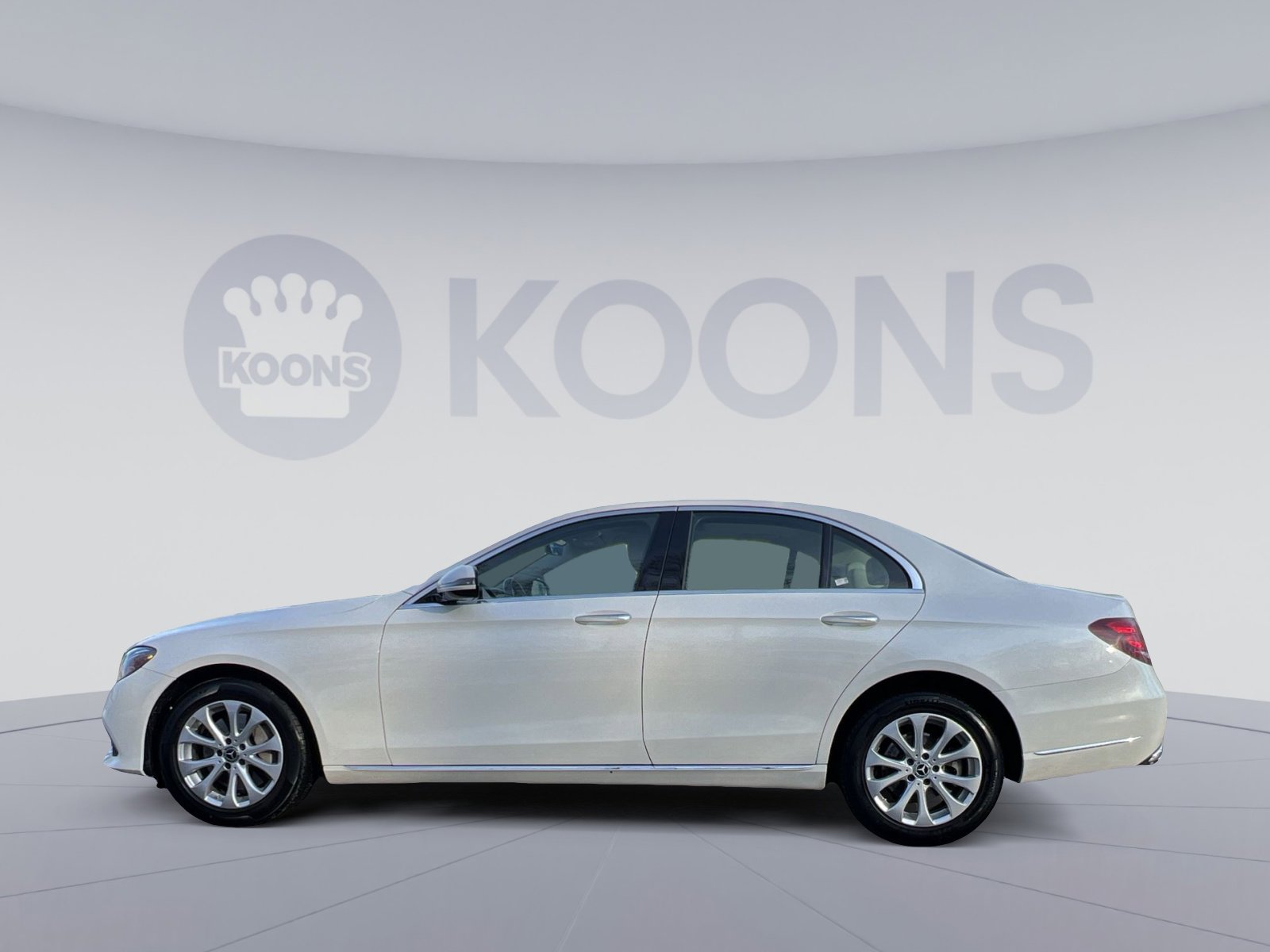 Used 2020 Mercedes-Benz E 350 4MATIC Sedan image 2