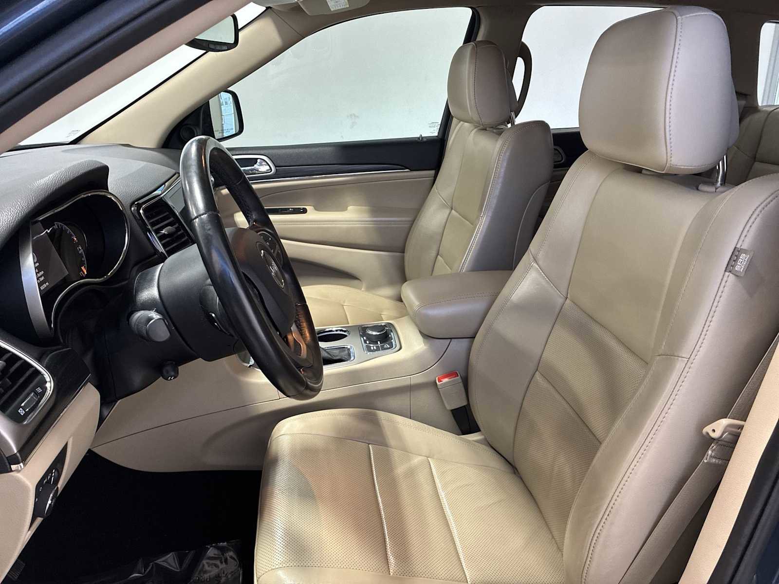 Certified 2019 Jeep Grand Cherokee Limited w/ Luxury Group II image 13