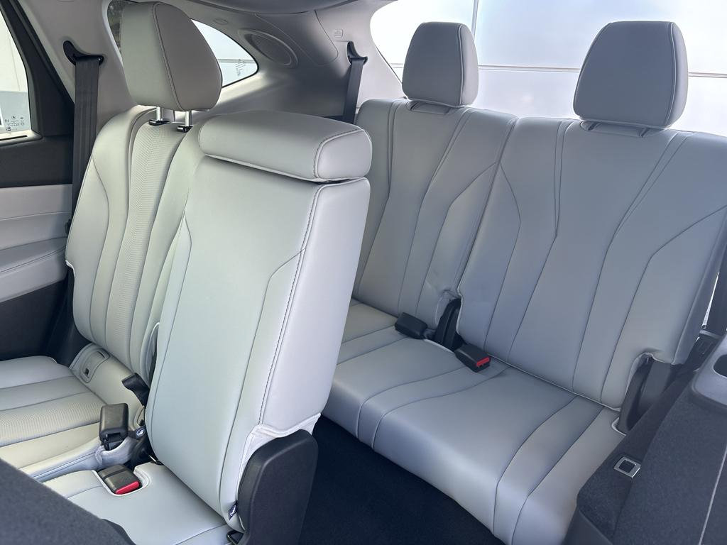 Certified 2025 Acura MDX FWD w/ Technology Package image 22