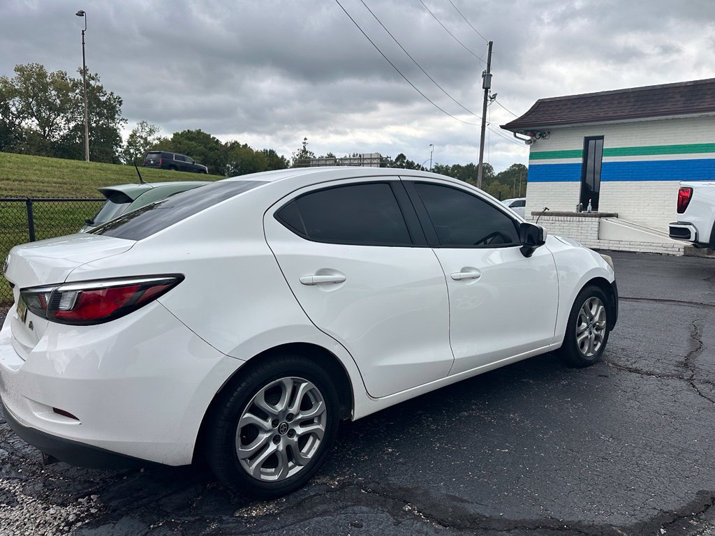 Used 2016 Scion iA FWD image 4