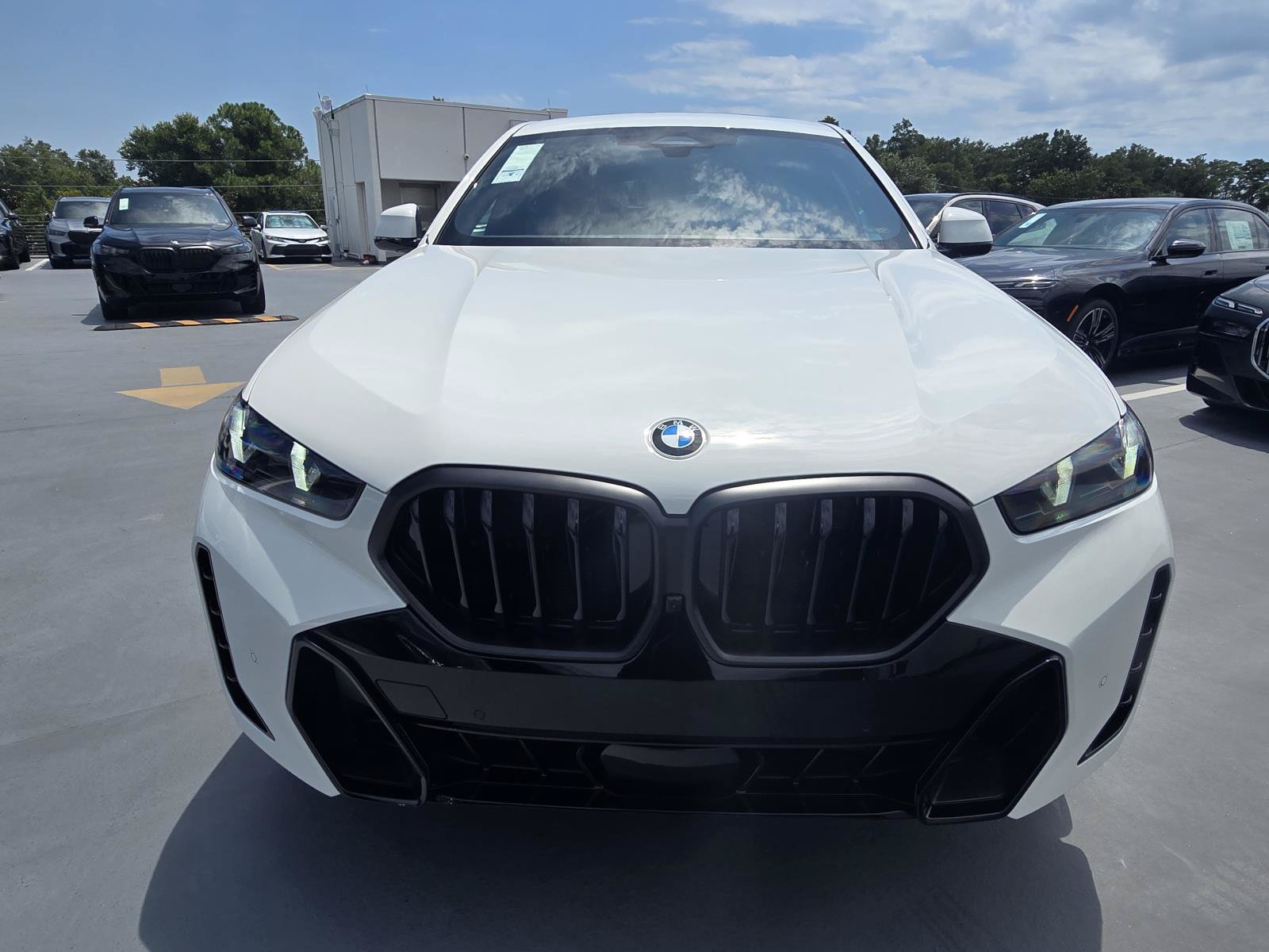 New 2027 BMW X6 xDrive40i w/ Climate Comfort Package AWD/4WD image 2