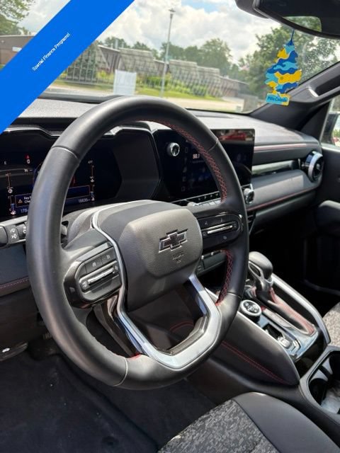 Used 2023 Chevrolet Colorado Z71 w/ Z71 Convenience Package 2 AWD/4WD image 17