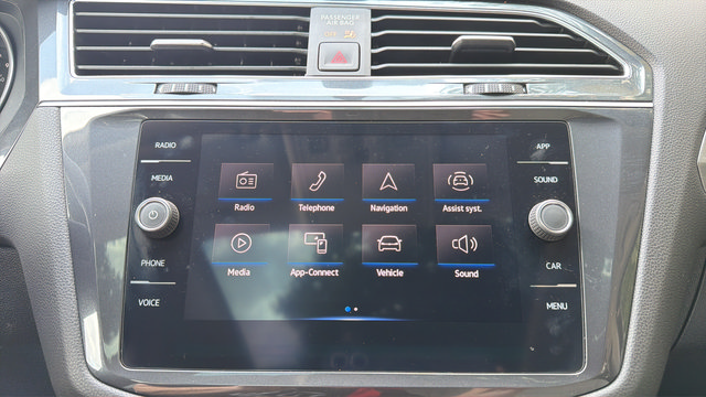 Used 2021 Volkswagen Tiguan SE w/ Panoramic Sunroof Package AWD/4WD image 25