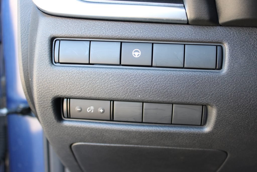 Used 2023 Nissan Rogue SV AWD/4WD image 18