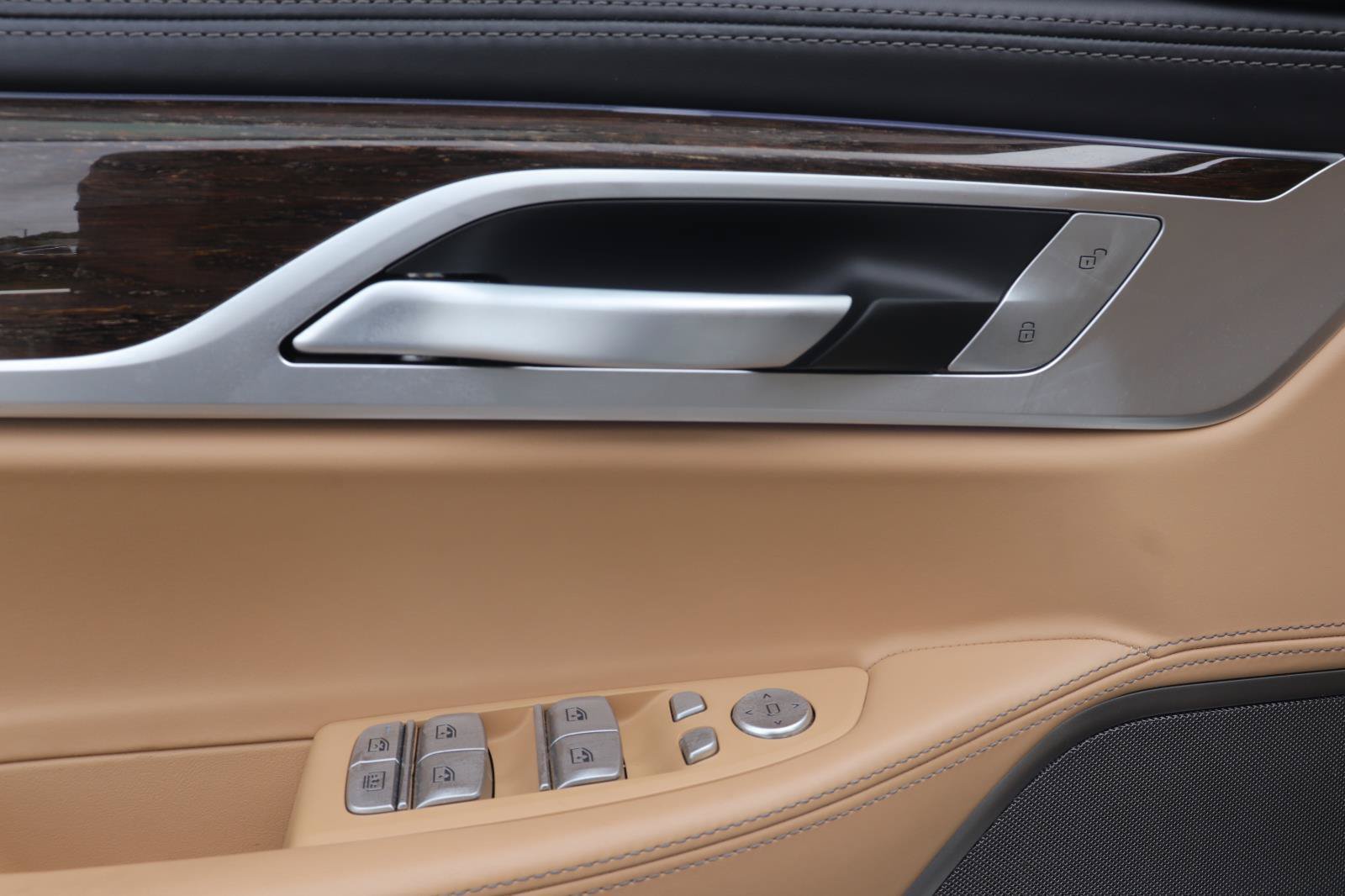 Used 2022 BMW 740i w/ Premium Package RWD image 23