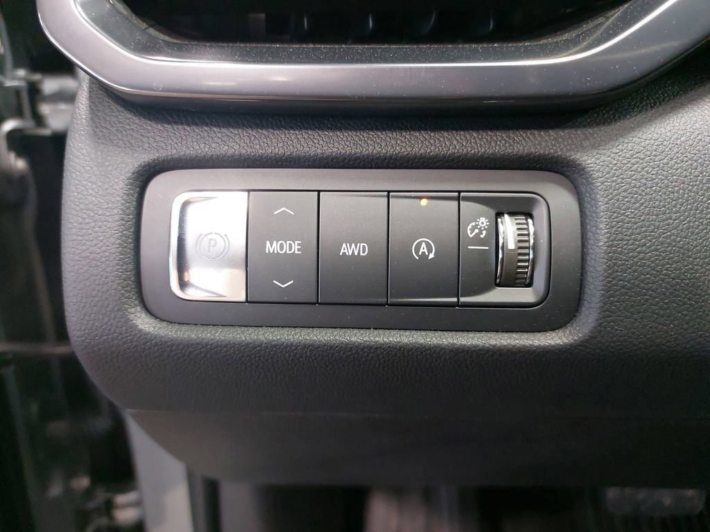 New 2025 GMC Acadia AT4 w/ LPO, Floor Liner Package AWD/4WD image 29