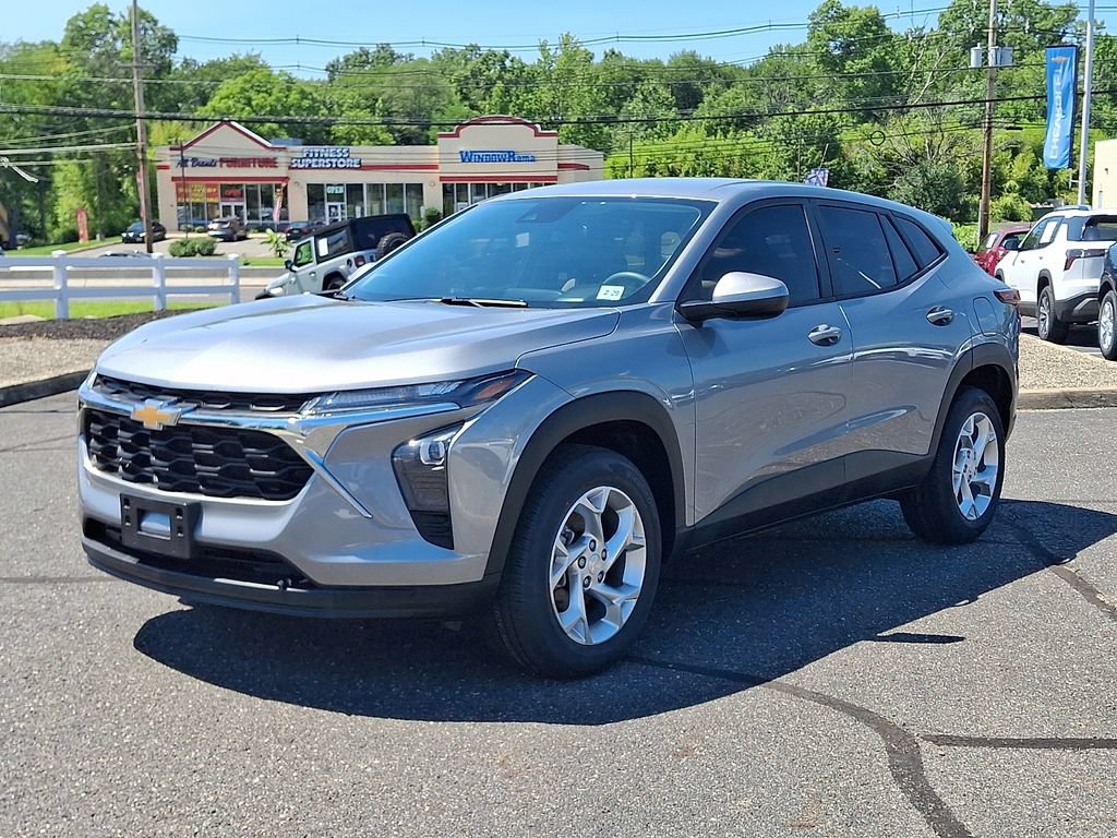 Used 2024 Chevrolet Trax LS w/ LS Convenience Package FWD image 6