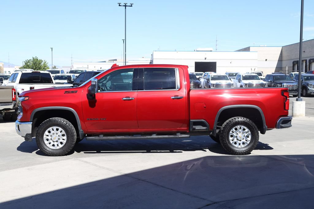 Used 2024 Chevrolet Silverado 3500 LTZ w/ LTZ Plus Package AWD/4WD image 3