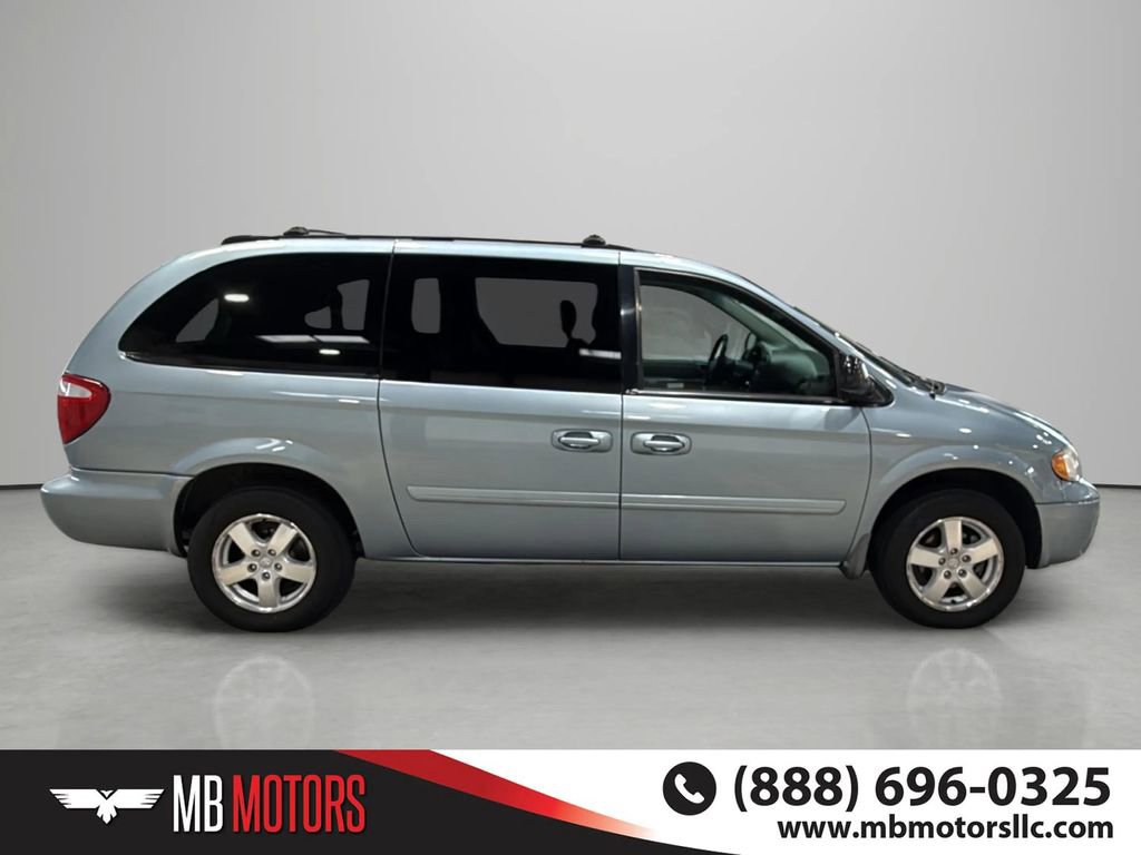 Used 2006 Dodge Grand Caravan SXT FWD image 4