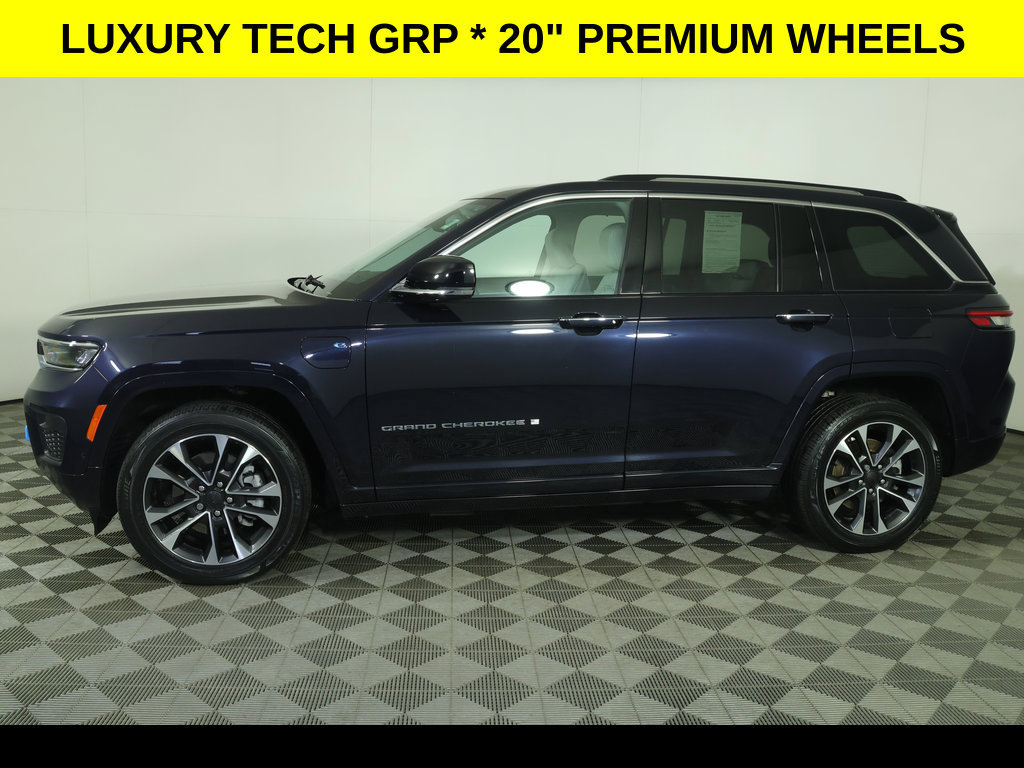 Used 2022 Jeep Grand Cherokee Overland w/ Luxury Tech Group IV AWD/4WD image 6
