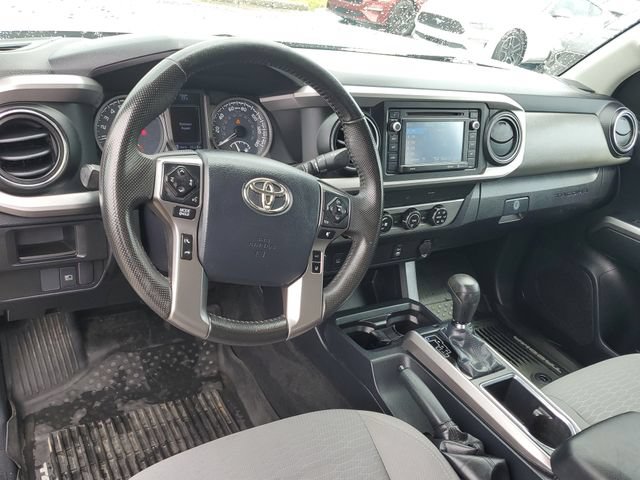 Used 2019 Toyota Tacoma SR5 w/ SR5 Appearance Package (SM) AWD/4WD image 10