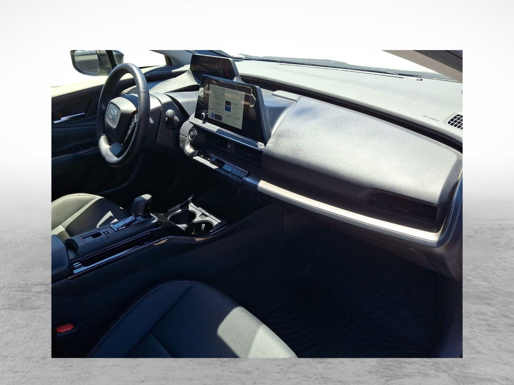 Used 2024 Toyota Prius XLE AWD/4WD image 12