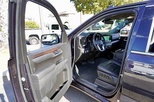 Used 2025 GMC Sierra 1500 SLT AWD/4WD image 52