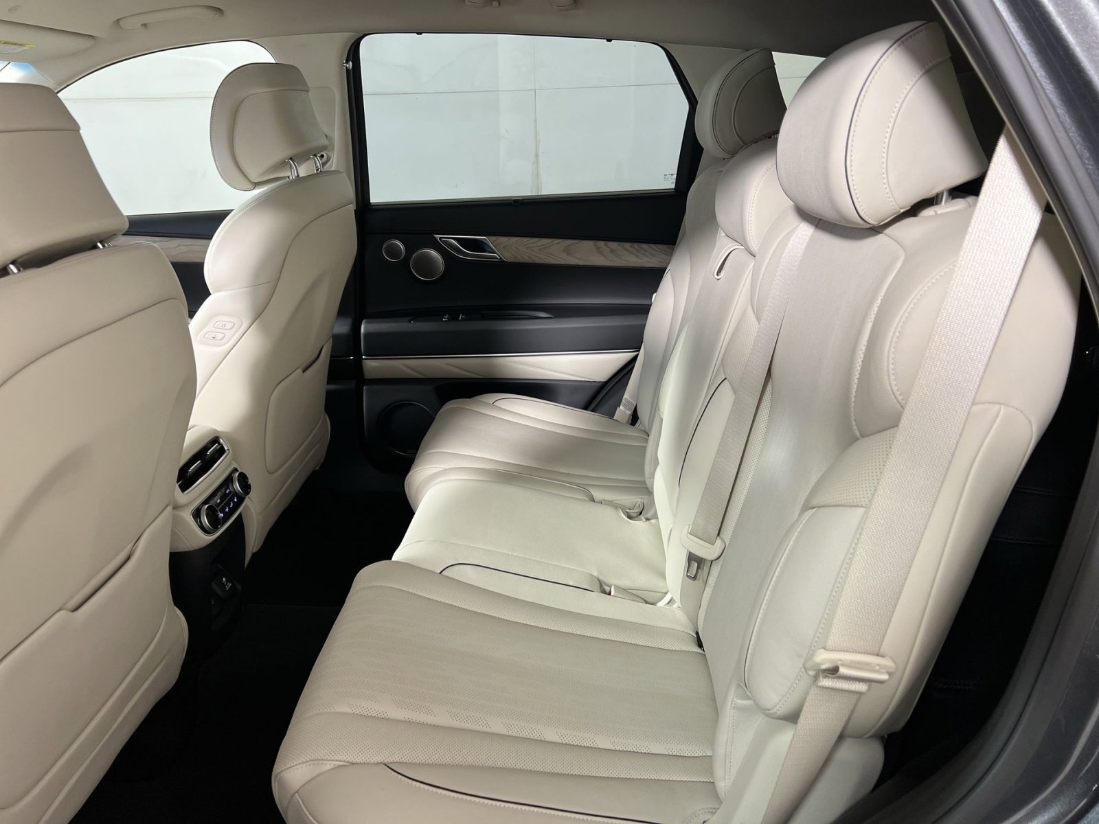 Used 2022 Genesis GV80 2.5T w/ Prestige Package 04 image 25