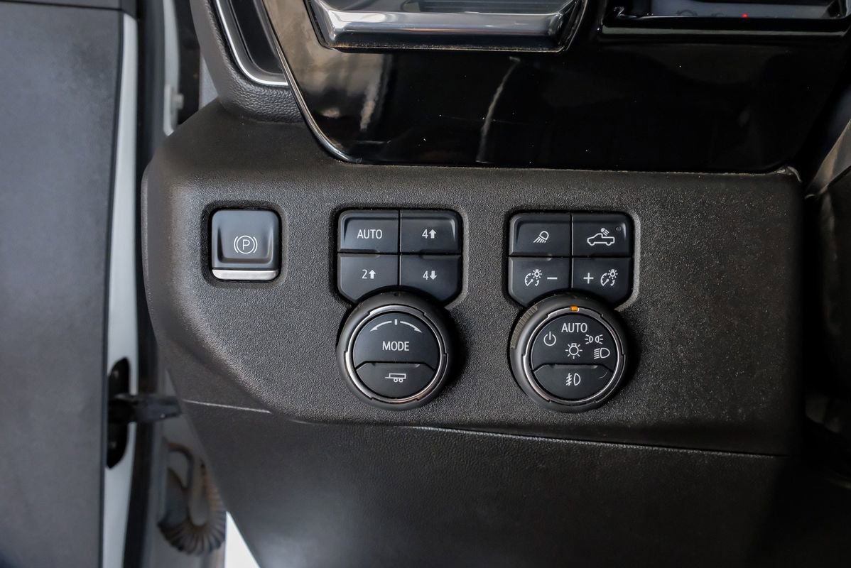 Used 2024 Chevrolet Silverado 2500 LTZ w/ LTZ Plus Package AWD/4WD image 27