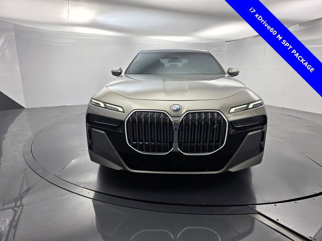 Used 2023 BMW i7 xDrive60 image 2